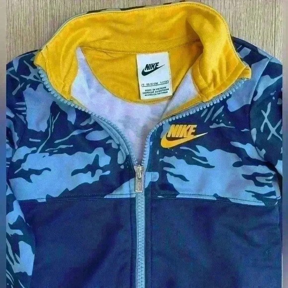 Nike Toddler Boys Zippered Tracksuit Jacket Blue and Yellow Camo Print - Picture 5 of 8